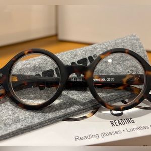 Izipizi French reading glasses 2.5 strength